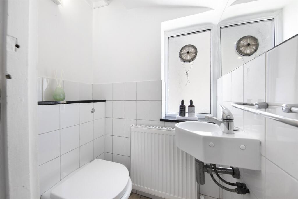 House in London, Grahame Park, Mill Hill - View 3