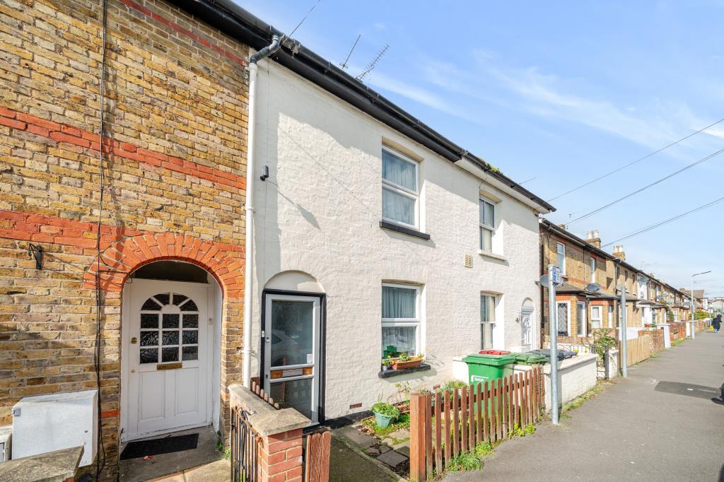 2-bed terraced on Slough, Berkshire, SL1, £300,000