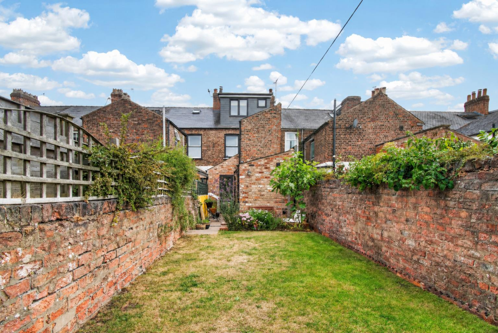 House in York - View 3