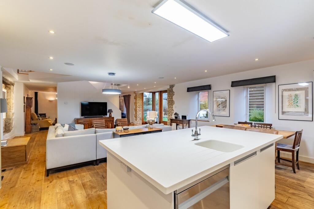 Eagle Way, Harrold, MK43 photo 3