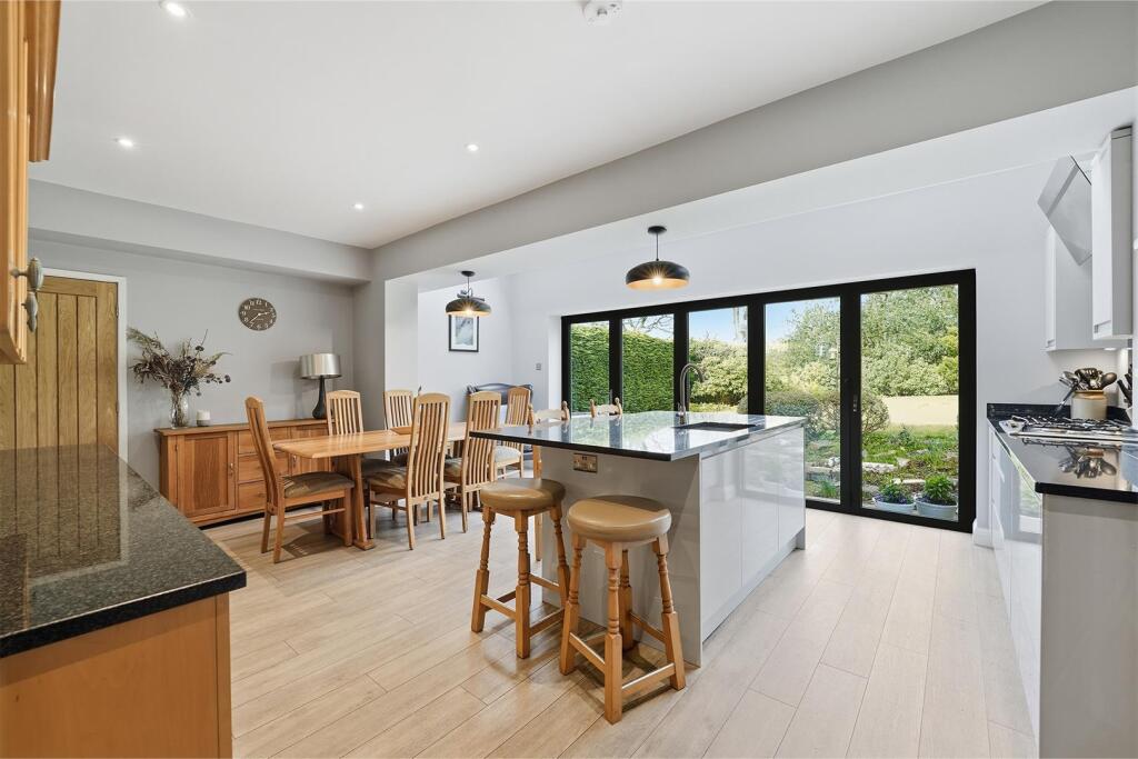 Meadow Drive, Prestbury, Macclesfield photo 3