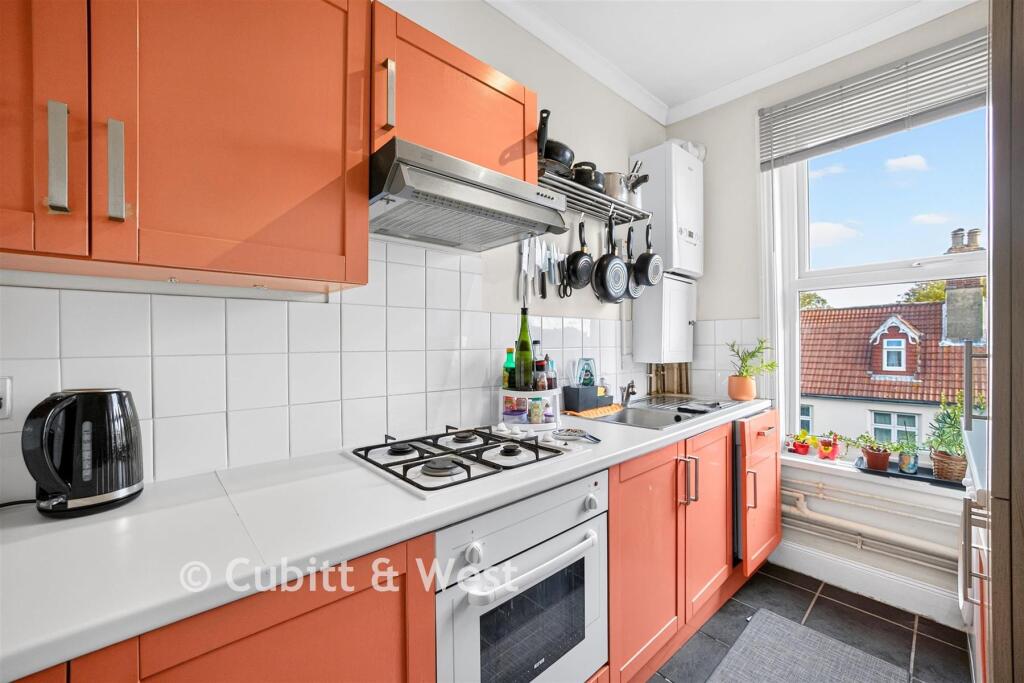 Apartment in Portsmouth, Southsea - View 5