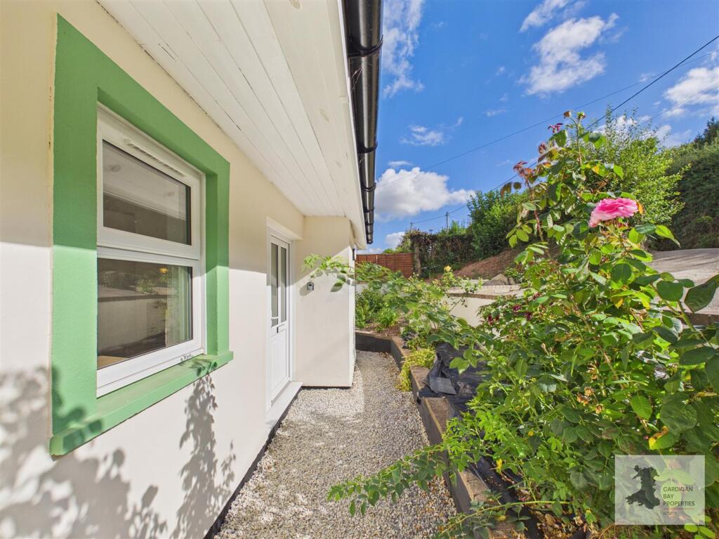 House in Abercych, Manordeifi - View 5