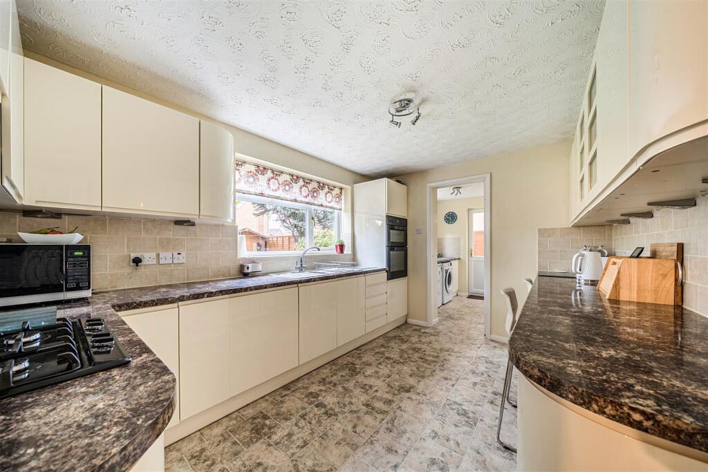 Milby Drive, Nuneaton, CV11 photo 4
