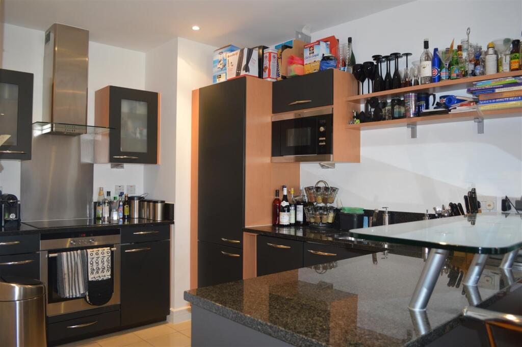 House in Bristol, Clifton Village, Hotwells - View 3