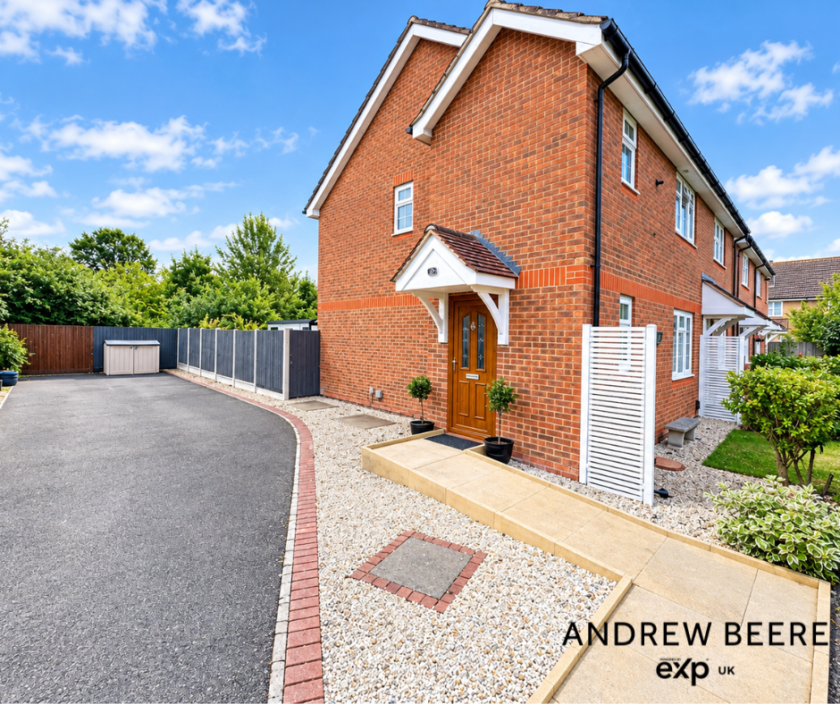 3-bed semi-detached on Skylark Way, Kingsnorth, TN23, £350,000