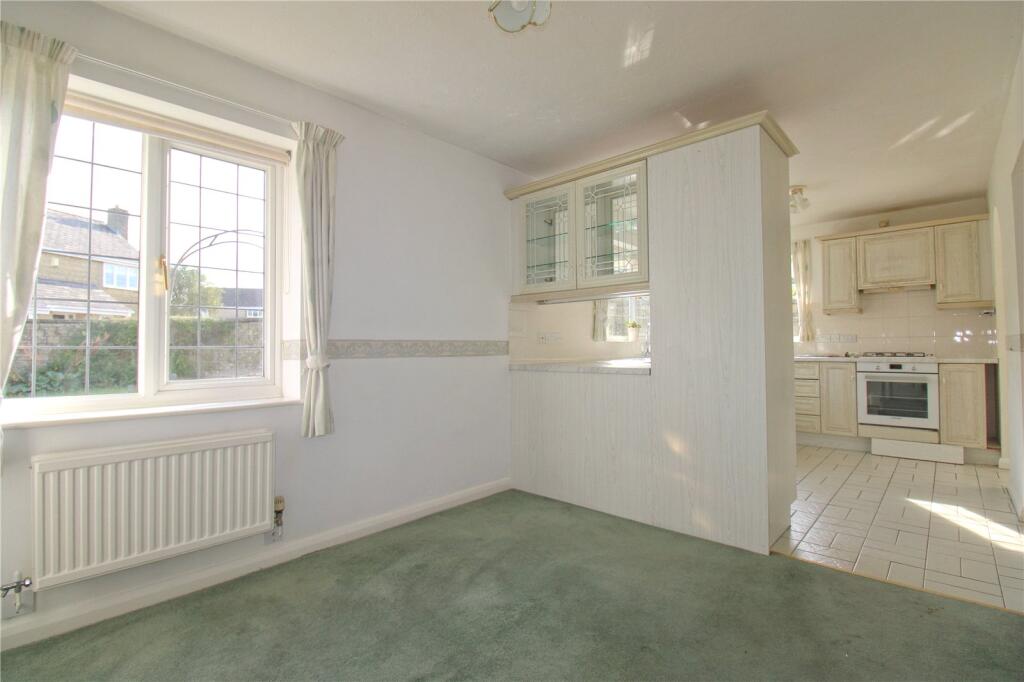 Hungerford Avenue, Trowbridge photo 4