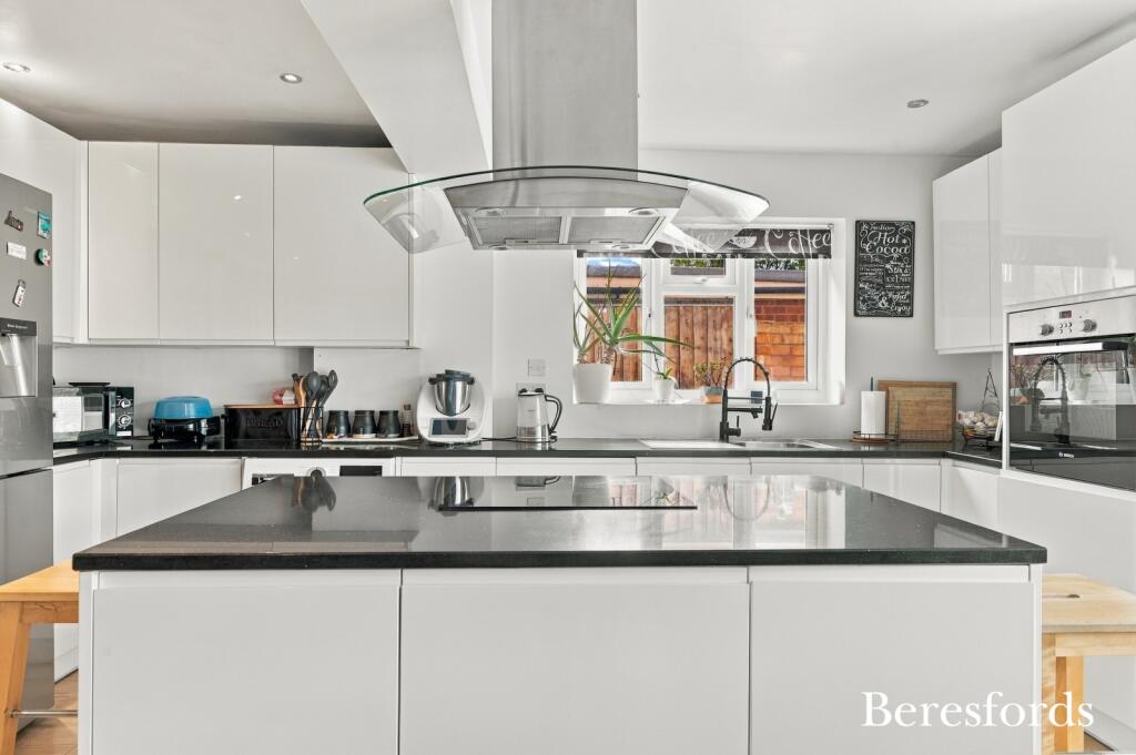 House in Aveley, Essex - View 5