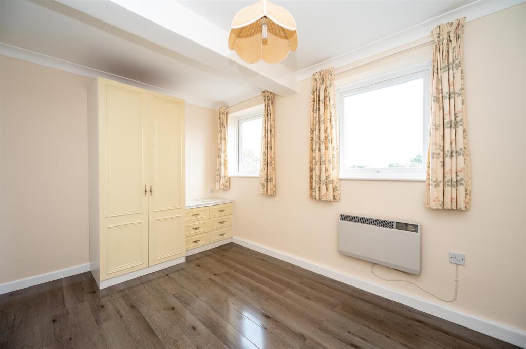 Apartment in Havant, Hampshire - View 4