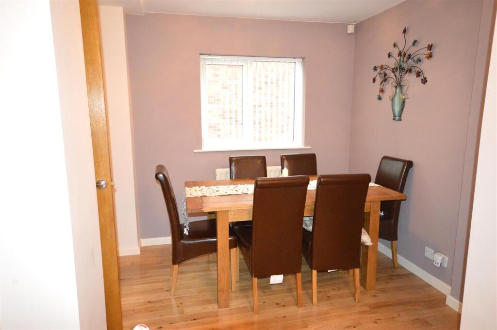House in Sheffield, Halfway - View 4