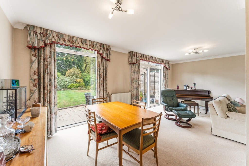 White House Close, Solihull, B91 photo 4