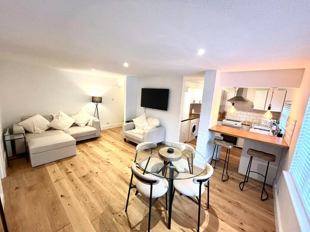 Apartment in Guildford - View 4