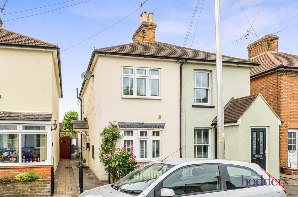 Main image of property: Chertsey, Surrey, KT16