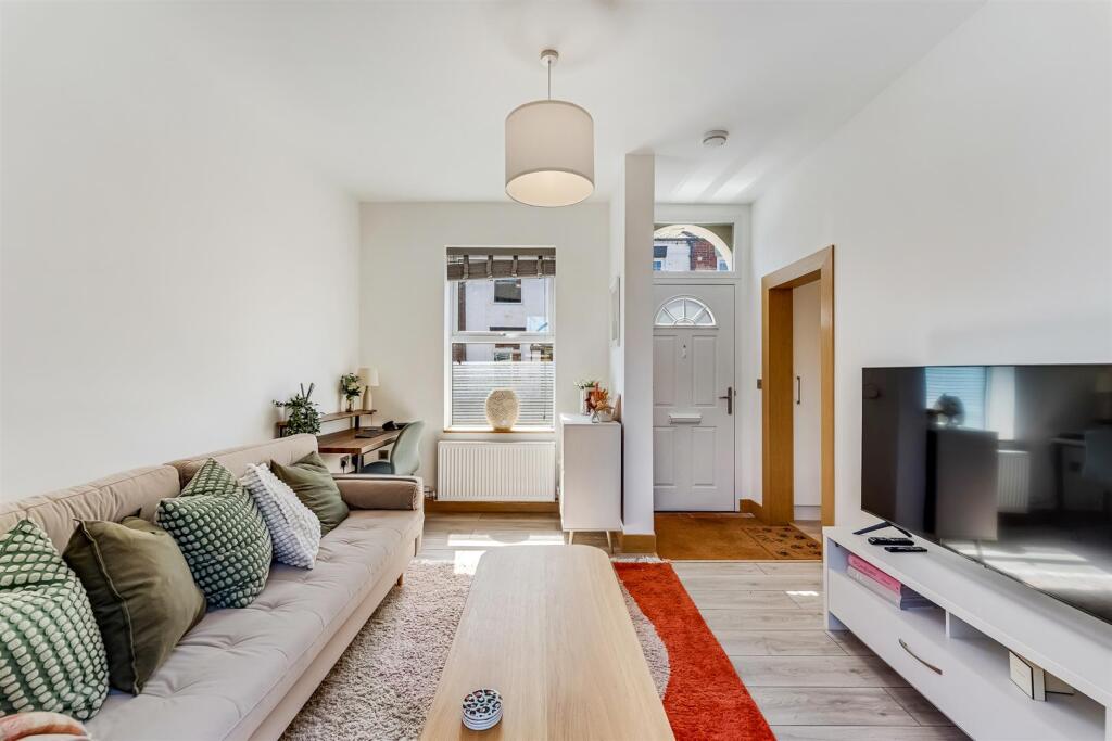 Seymour Grove, Sale photo 4