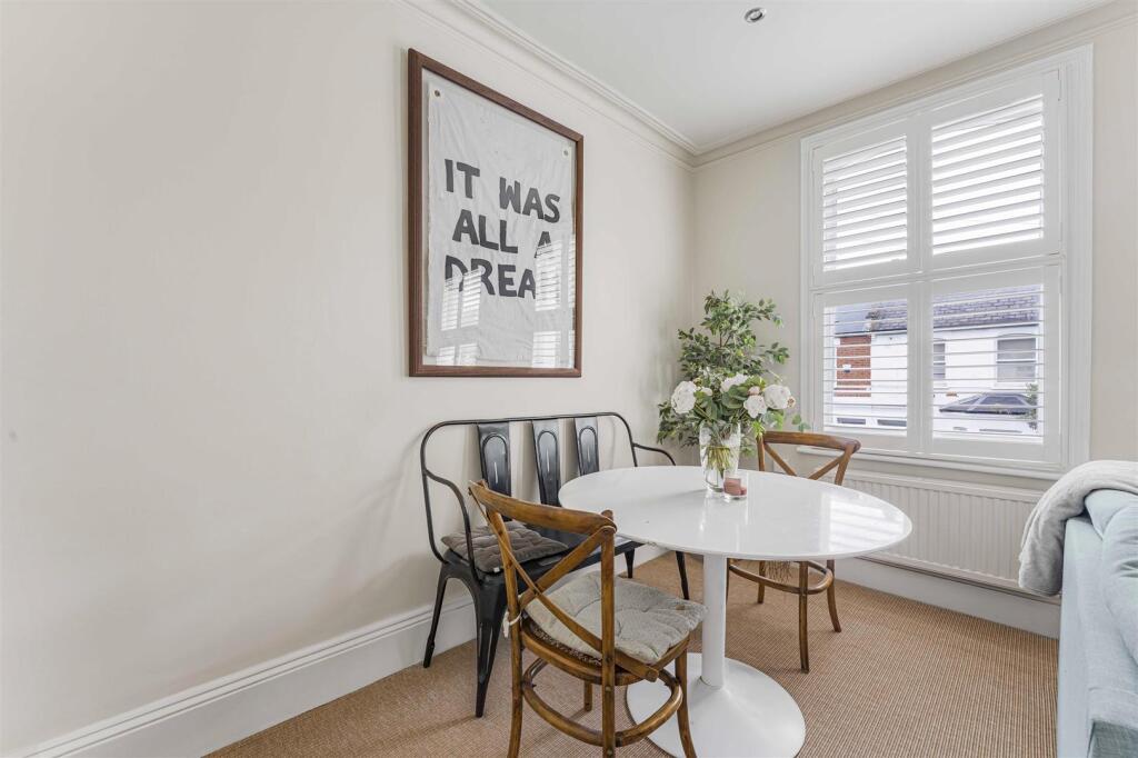 Apartment in London - View 3