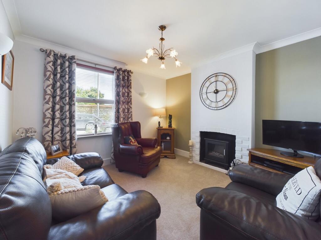 House in Towcester, West Northamptonshire - View 2