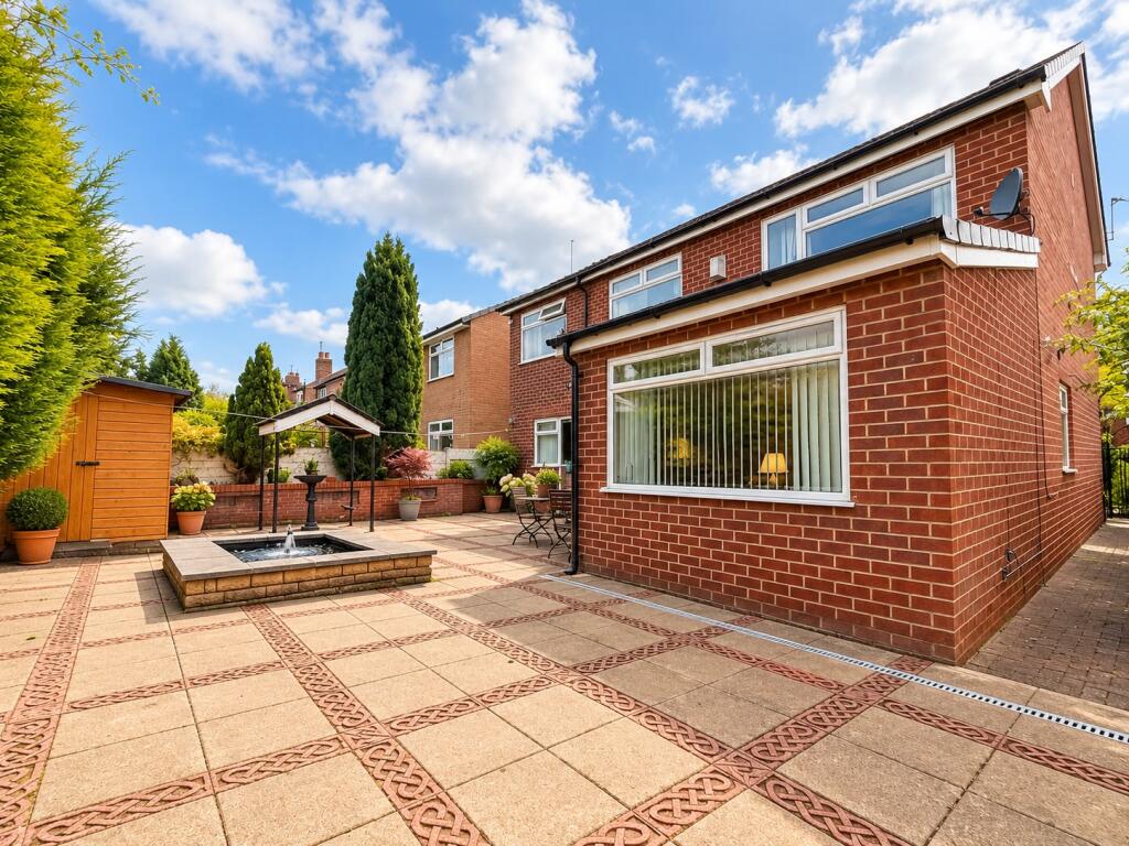 House in Stockport, Greater Manchester - View 4