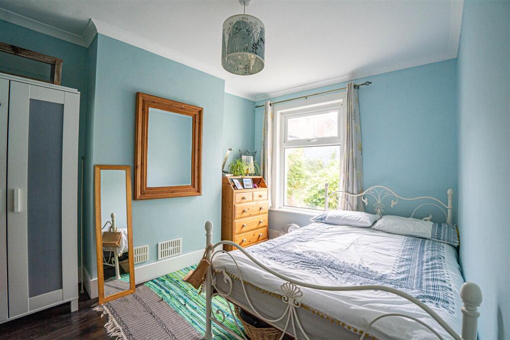 House in Tonbridge - More