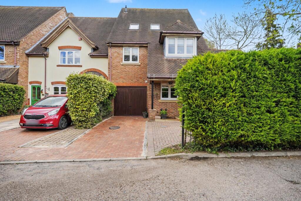 House in North Hertfordshire, Hertfordshire - View 2