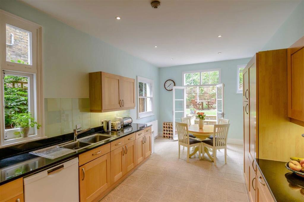 House in London, Abbeville Village, Clapham - View 4