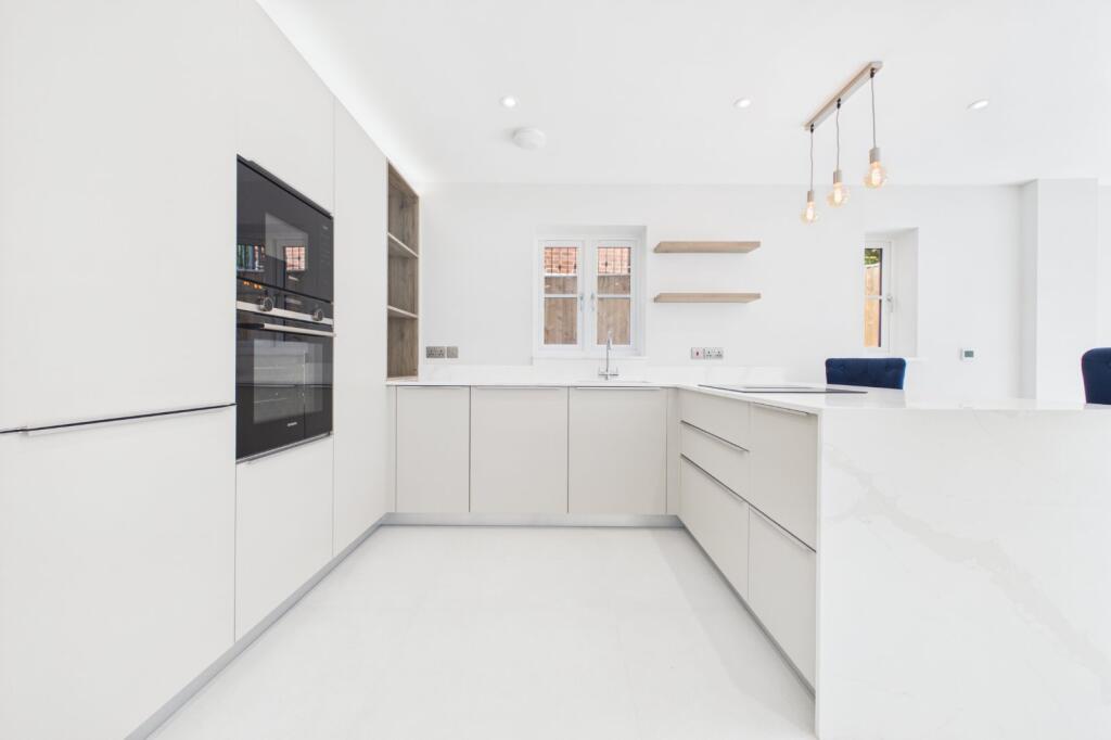 House in Reading, Charvil - View 3