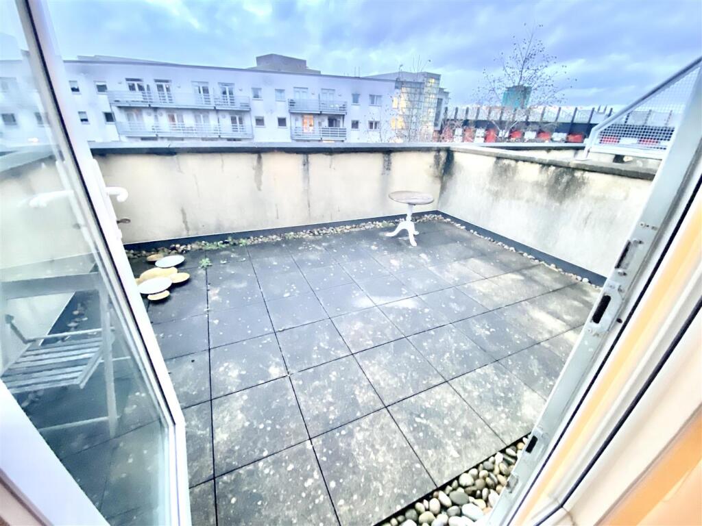 Main image of property: 470 Shoreham Street, Sheffield