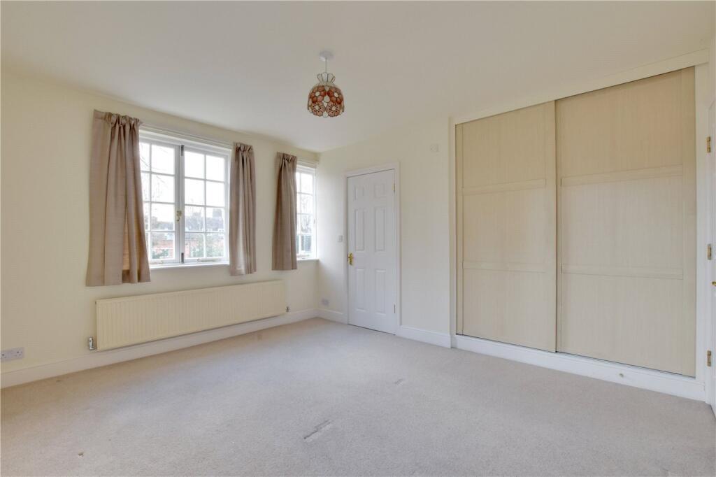 2 bedroom semi-detached house for rent