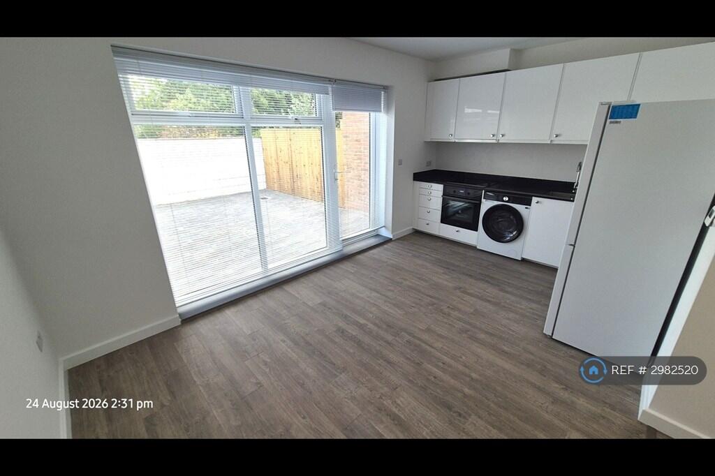 Apartment in London - View 3