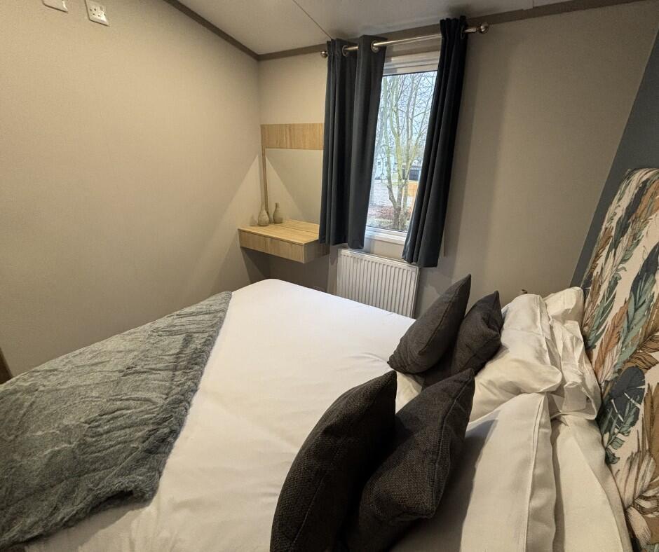Wold View Country Park Pelham Road Claxby Lincolnshire LN8 3YR - More