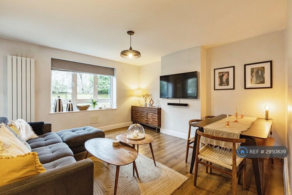 Main image of property: Queen Margaret's Grove, London, N1