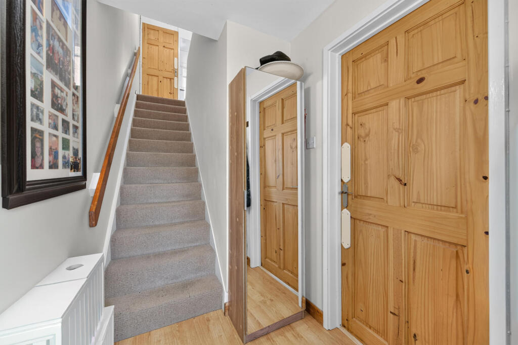 House in Luton - View 2