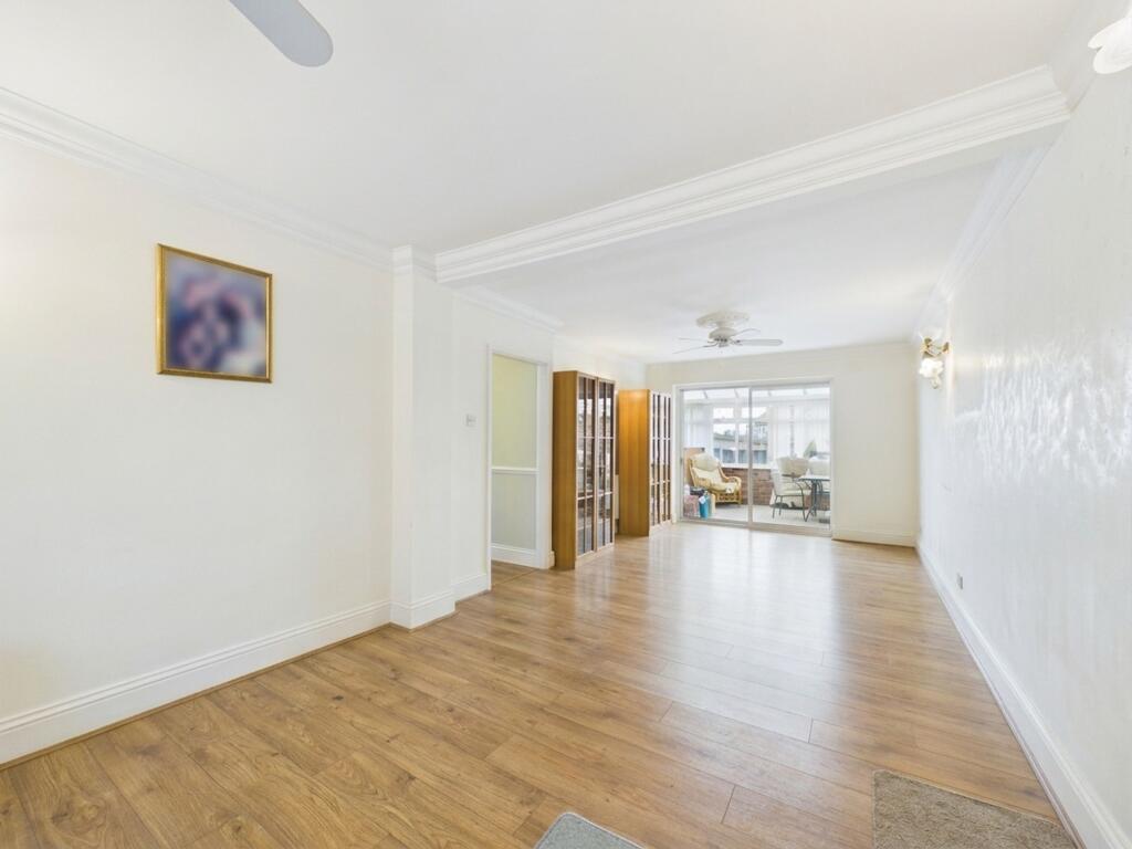 House in Southend-on-Sea - View 3