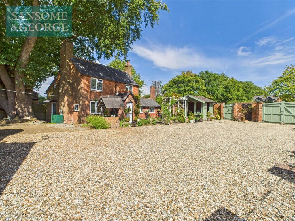 Aldermaston Road, Pamber Green, RG26 photo 4