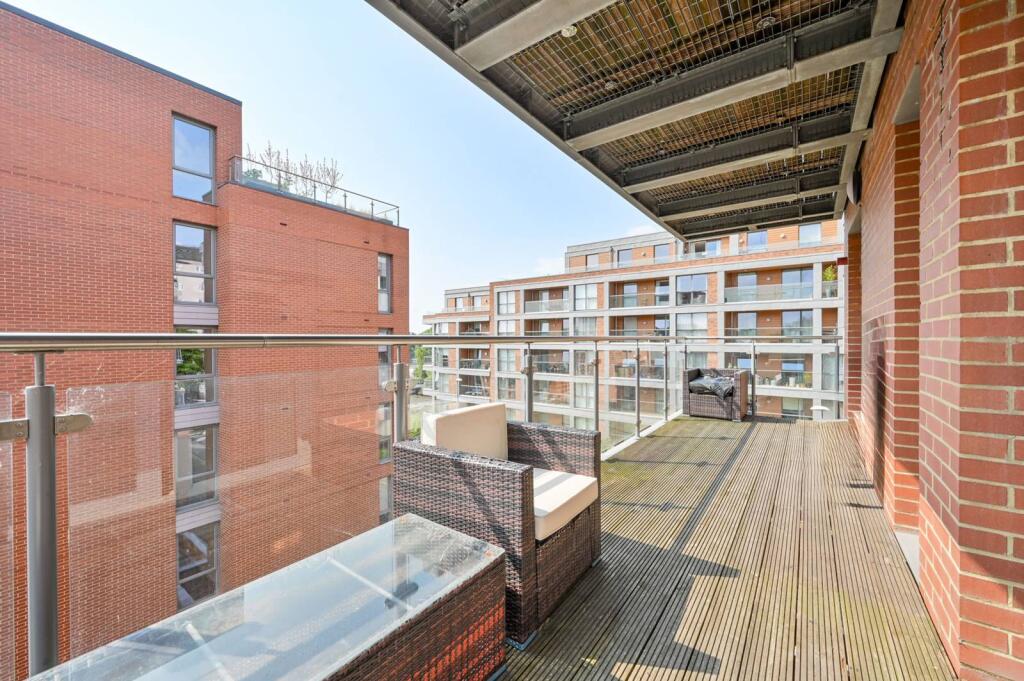 Main image of property: High Street, Brentford, TW8