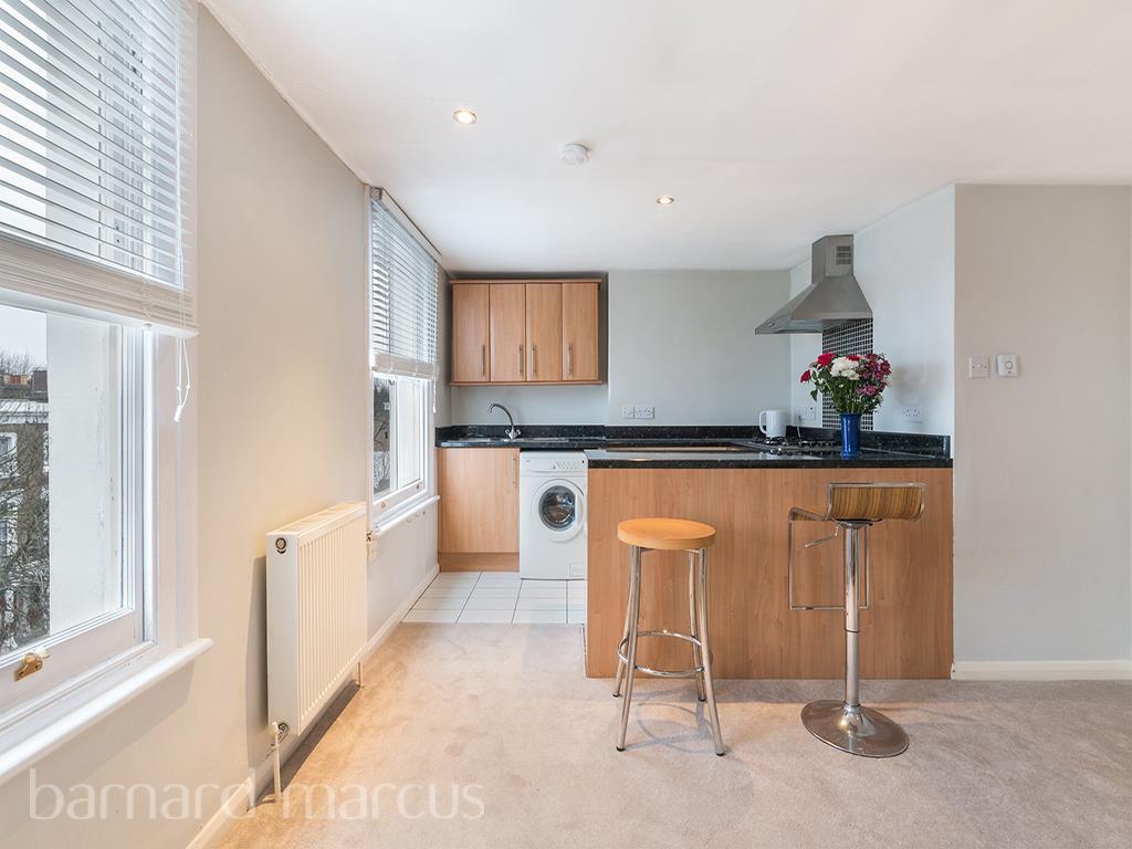 Apartment in London - View 5