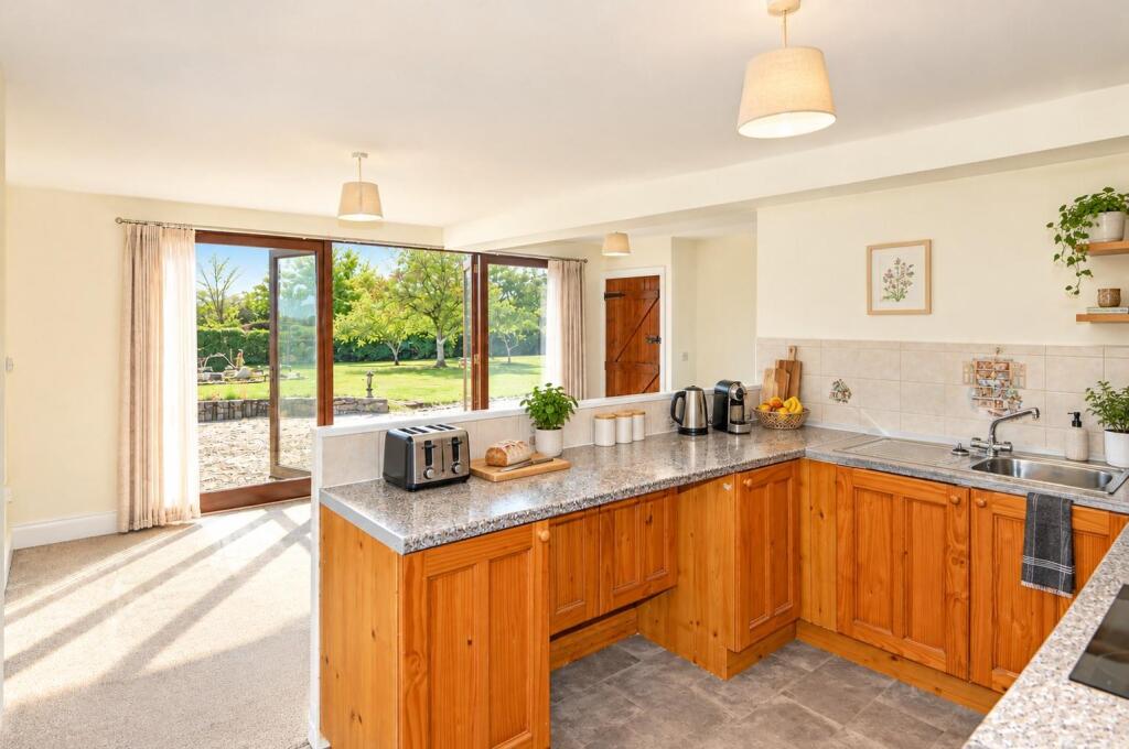 House in Plymouth - View 5