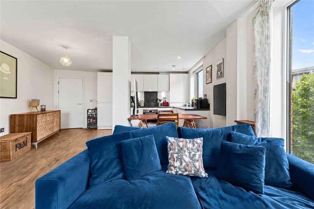 Apartment in London - More