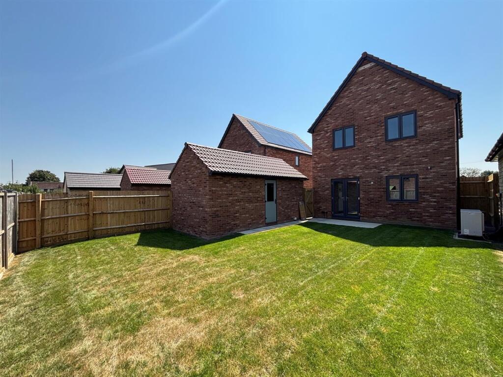 House in Semington, Little Marsh - More