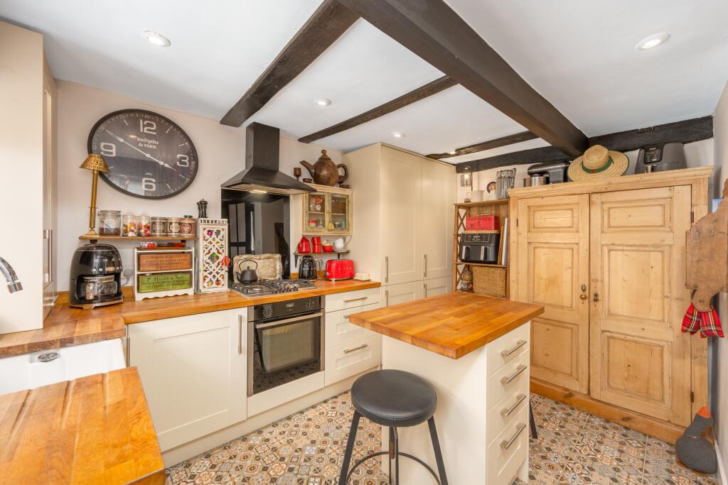 House in Wokingham - More