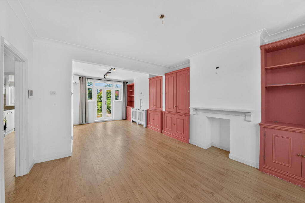 House in London - View 2