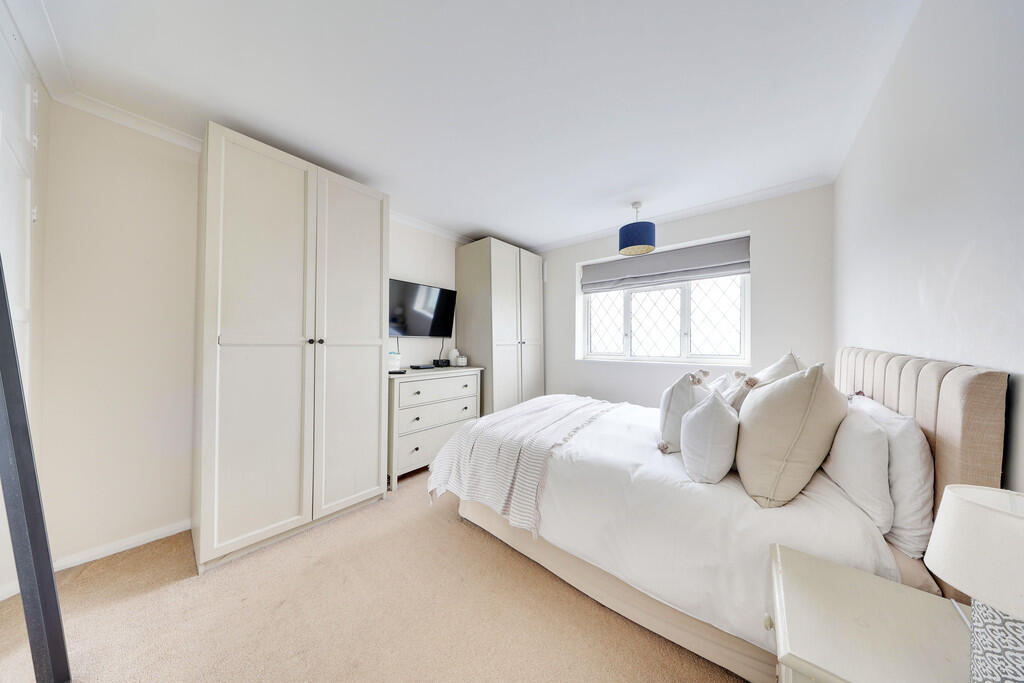 House in Orpington, Kevingtown, St Mary Cray - View 5