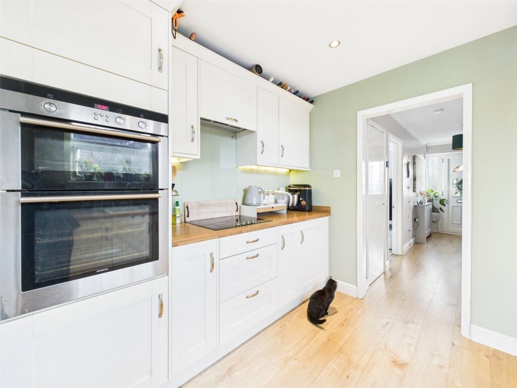 House in Gloucester, Gloucestershire - More