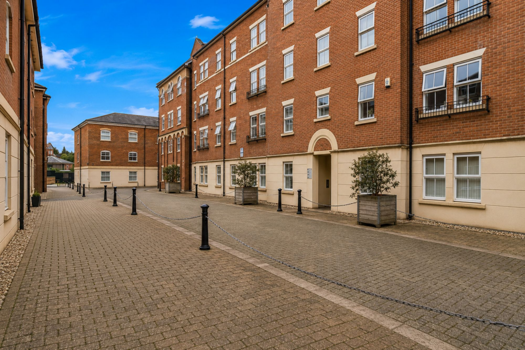 Main image of property: Flat 12, Harry Davis Court, Armstrong Drive, Worcester, WR1 2AA