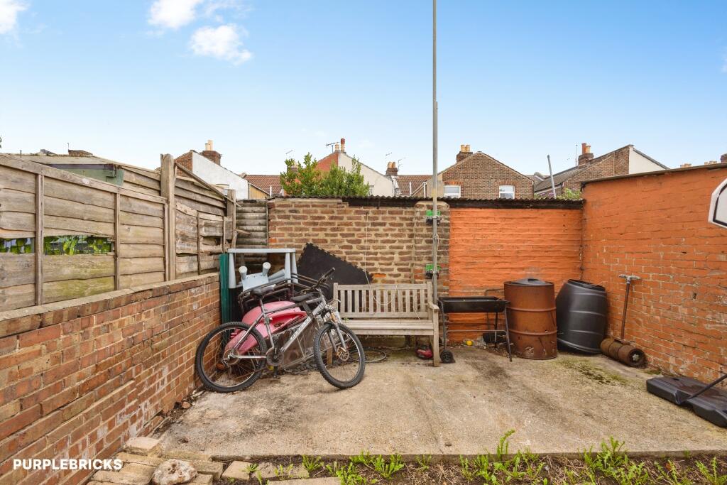 House in Portsmouth - View 5