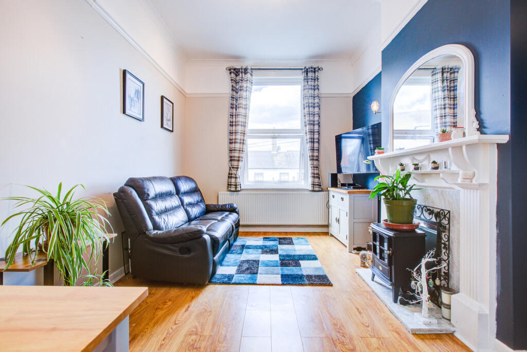 Apartment in Southend-on-Sea, North Shoebury - View 3