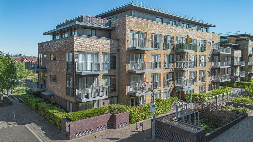 Main image of property: Kingsley Walk, Cambridge