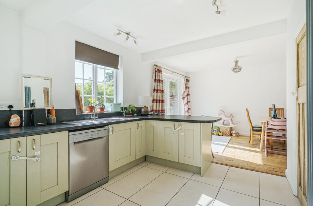 House in Woking, Maybury, Westfield - View 4