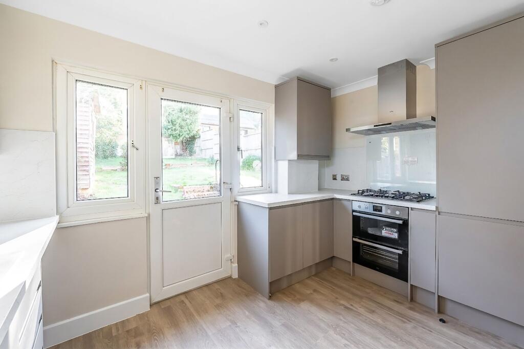 House in Tunbridge Wells, Romford, Pembury - More