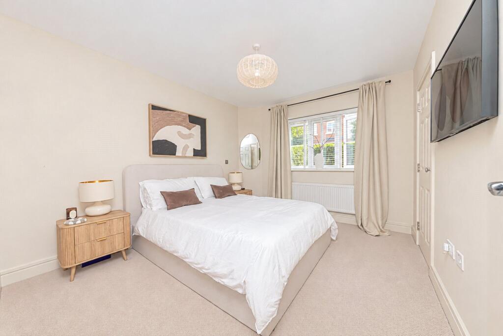 Apartment in Reading, Warfield - View 5