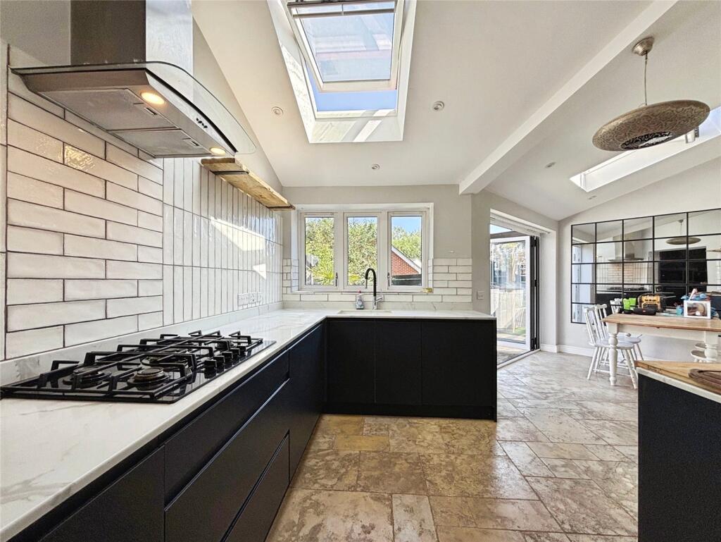 Main image of property: Newton Close, Bicester, Oxfordshire
